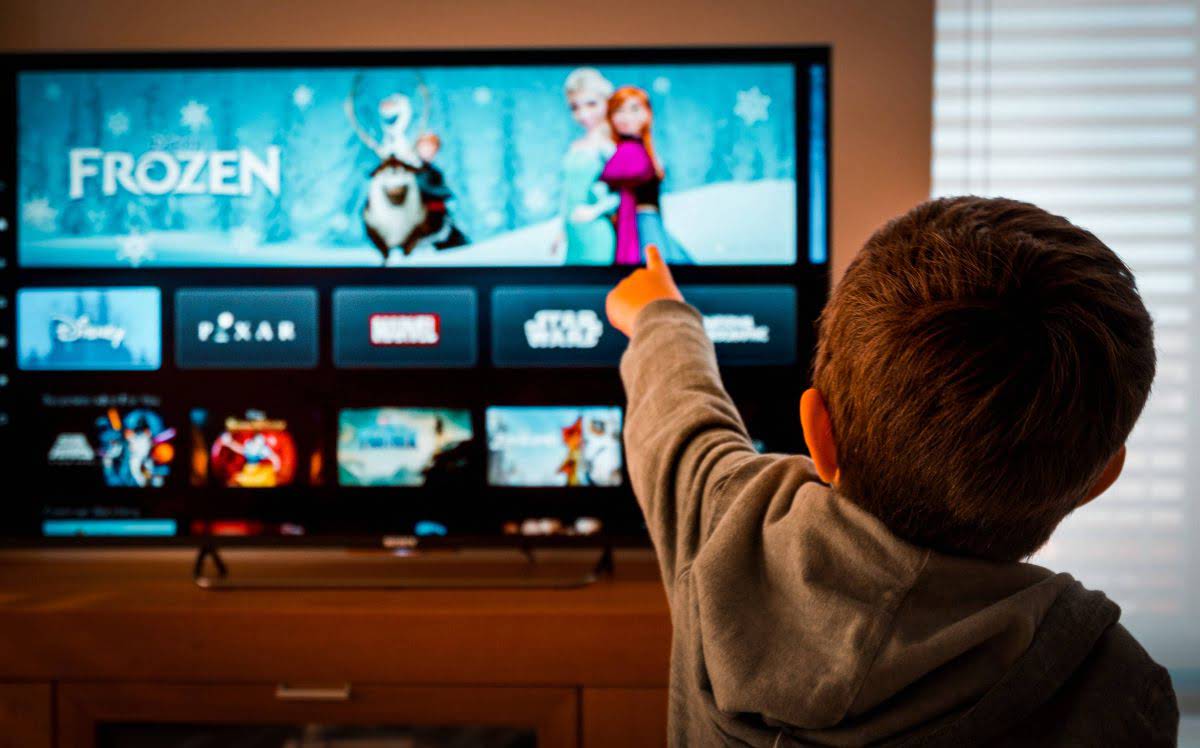 Какое телевидение и интернет лучше подключить дома?