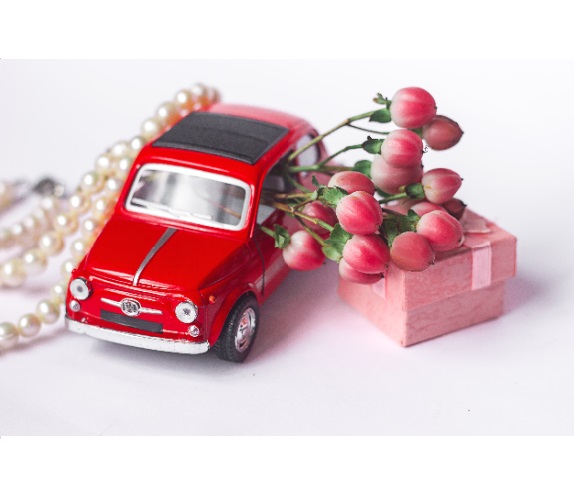 Что подарить на 8 Марта коллегам, маме, бабушке, любимой девушке