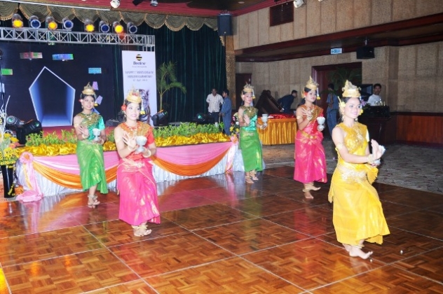 2010 Билайн отметил первую годовщину в Камбодже1